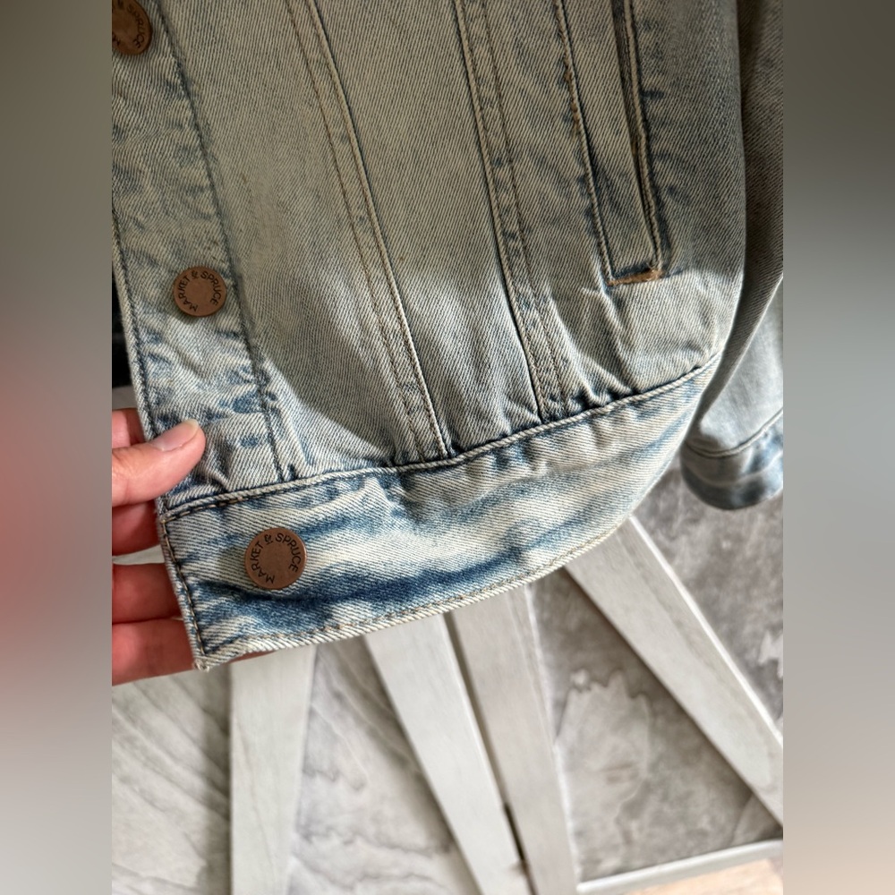 Super Flattering Market & Spruce Slight Stretch Denim Jacket - Picture 7 of 16
